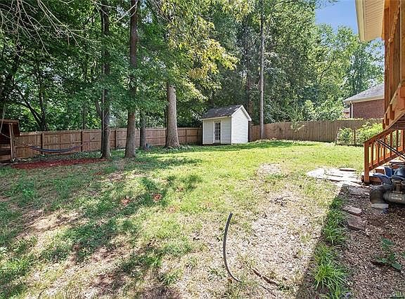 4th image of 2226 Brook Crossing Ct