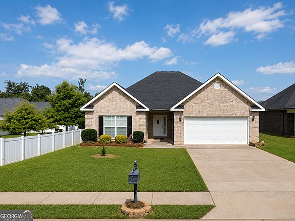 2nd image of 308 Lamplight Dr