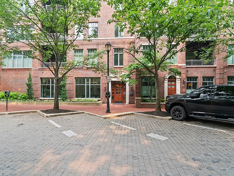 251 Daniel Burnham Sq #701 — Photo 6