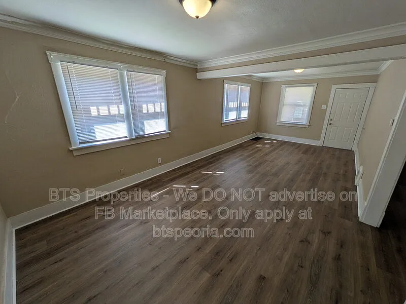 3 bed, 1.0 bath, 1200 sqft, $1,150 — Photo 3