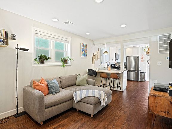 5th image of 1713 Newton St NE