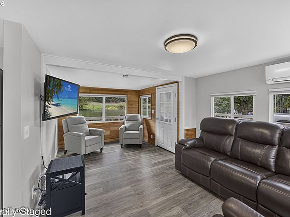 5th image of 10213 Sweet Creek Rd