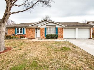 909 Spring Lake Dr, Bedford, TX 76021