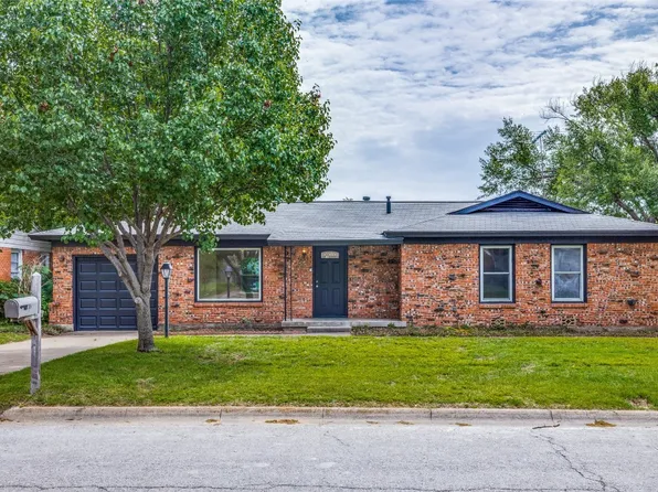 612 Norwood Dr, Hurst, TX 76053