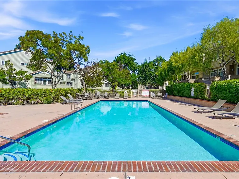521 Porpoise Bay Ter #A — Photo 74