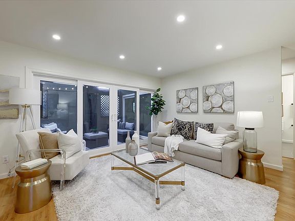 2nd image of 1919 Alameda De Las Pulgas APT 109