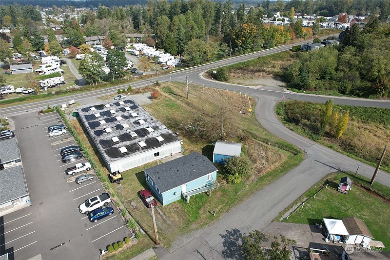 4th image of 4817 Alderson