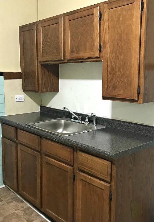 2nd image of 10 Orange St APT 4