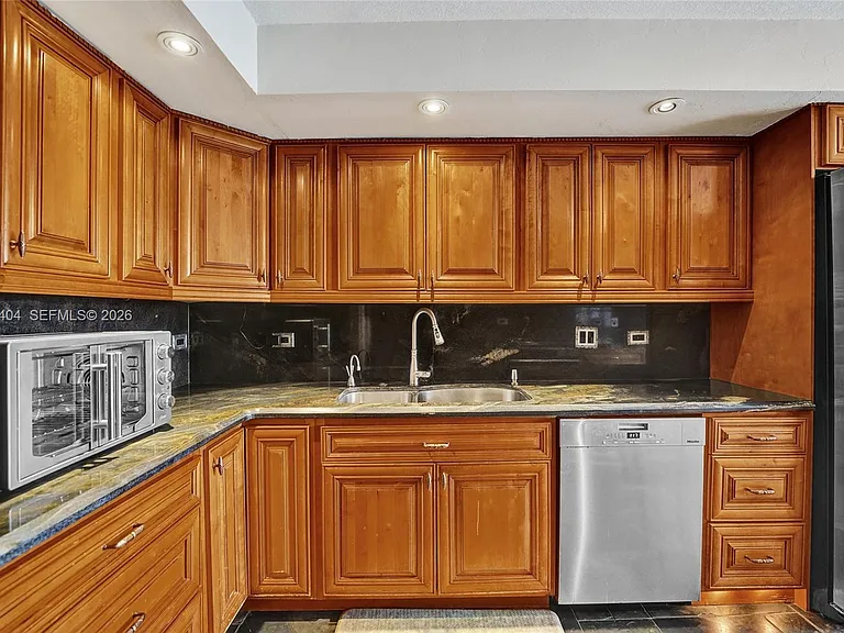 1201 S Ocean Dr #1702N — Photo 29