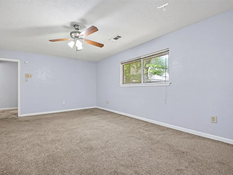 8103 Oak Moss Dr — Photo 31
