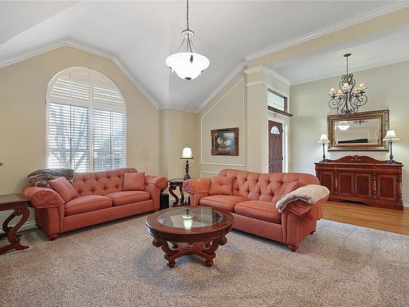 3rd image of 501 Allen Dr