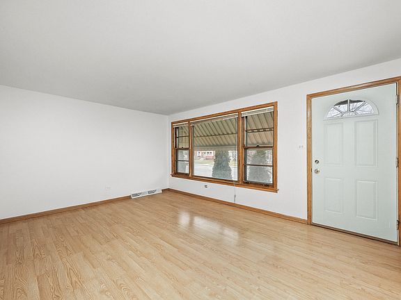 3rd image of 10503 S Kedzie Ave