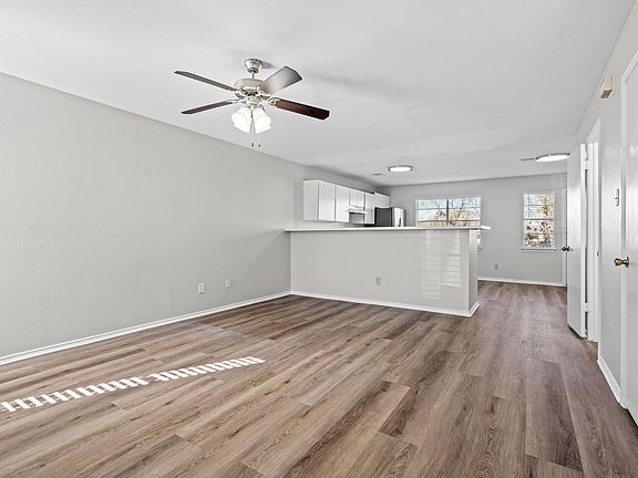 3rd image of 1823 River Crossing Cir APT C