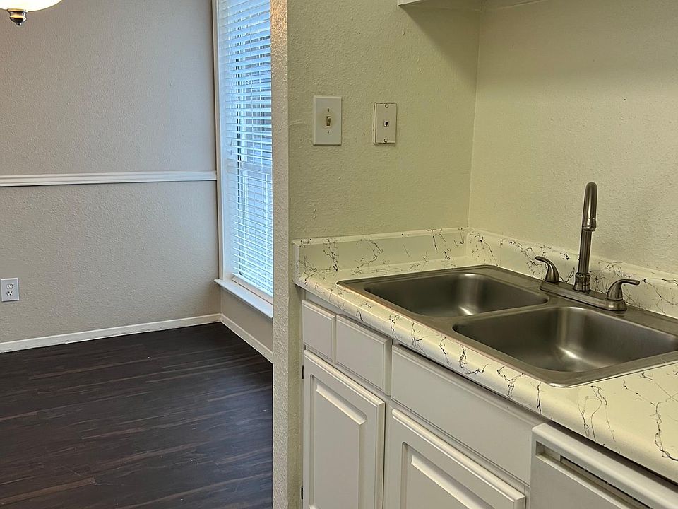 1st image of 1302 E Broadway St APT 556