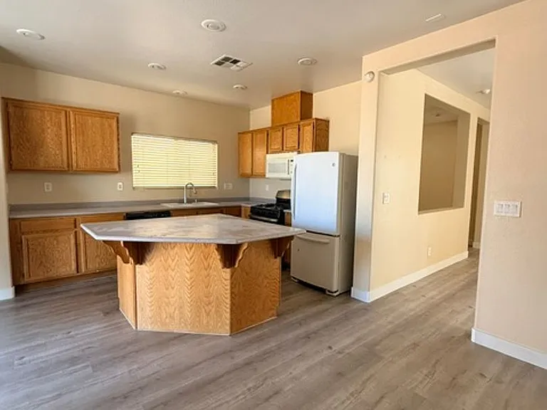11716 Garland Grove Ln — Photo 2