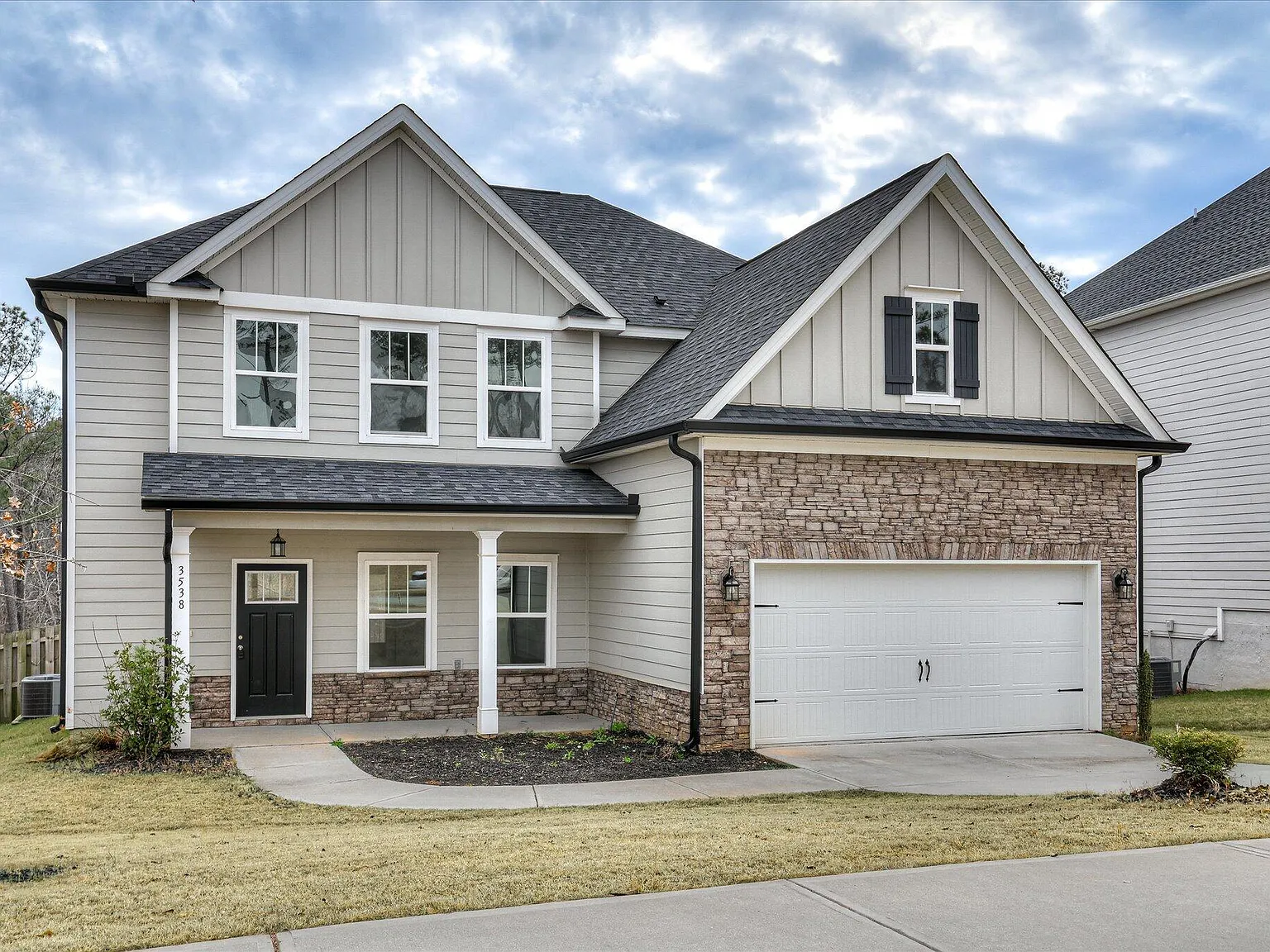 4 bed, 3.0 bath, 3026 sqft, $2,700 — Photo 2