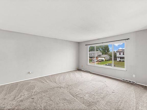 3rd image of 8275 Newcomb Dr