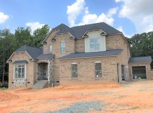 313 Red Winter Ct, Matthews, NC 28104