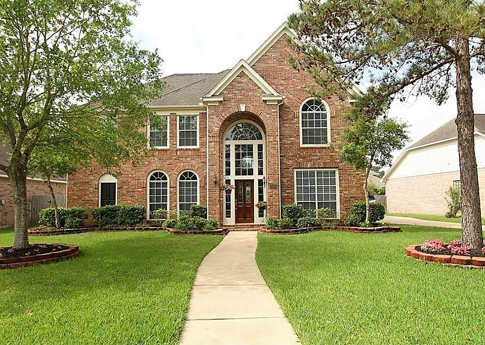 1st image of 22411 N Lake Village Dr