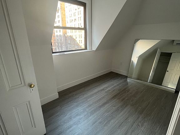 4th image of 620 W End Ave #5A