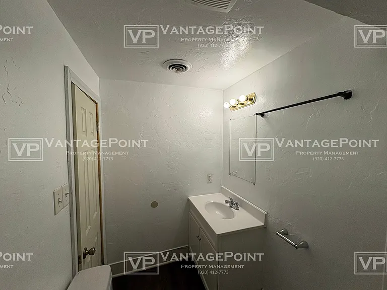 1929 S 10th St — Photo 11