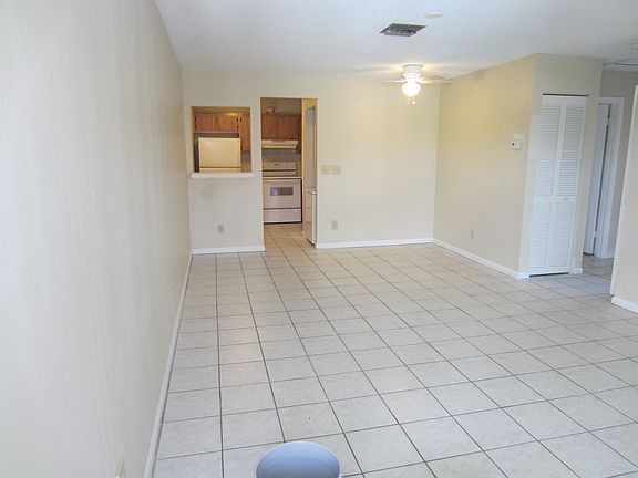 4th image of 10974 Royal Palm Blvd
