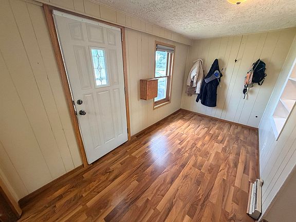 2nd image of 2104 W 6th Street