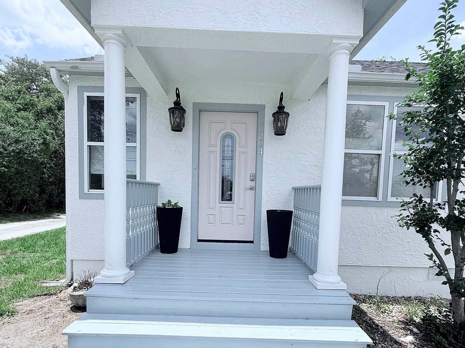 2 bed, 1.5 bath, 1200 sqft, $2,000 — Photo 3