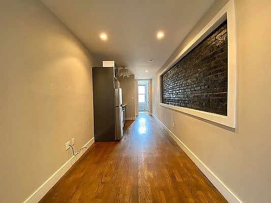 5th image of 222 Bushwick Ave APT 4L