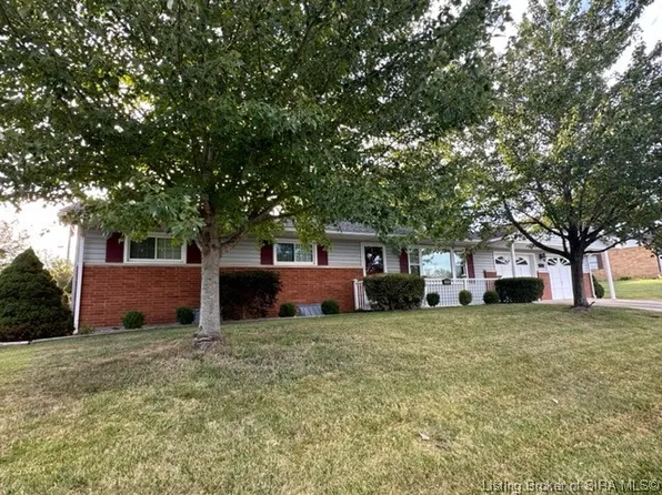 113 N Mahuron Drive, Salem, IN 47167