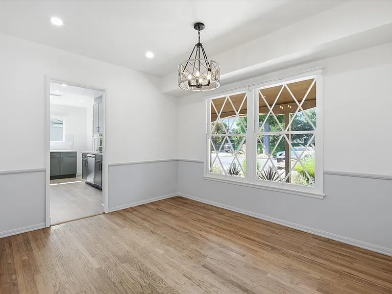 12818 Hatteras St — Photo 9