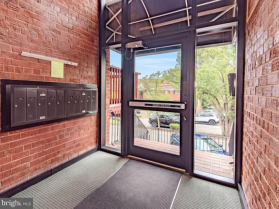 4th image of 202 Skyhill Rd APT 8