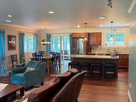 4th image of 12892 Pineridge Dr