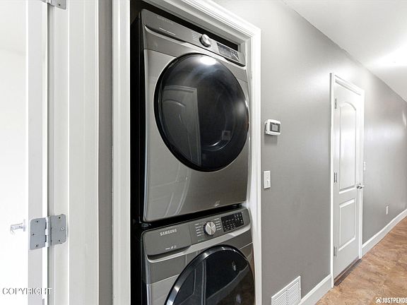 4th image of 252 Glenn Abbey Pl #20