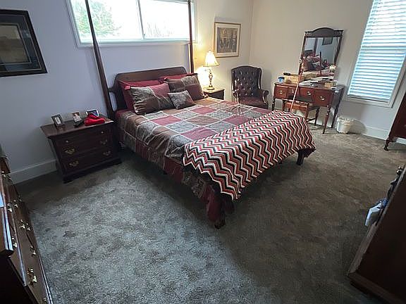 3rd image of 1105 Forest View Dr
