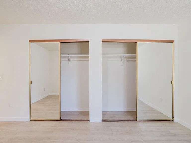 914 E Elk Ave #3 — Photo 29