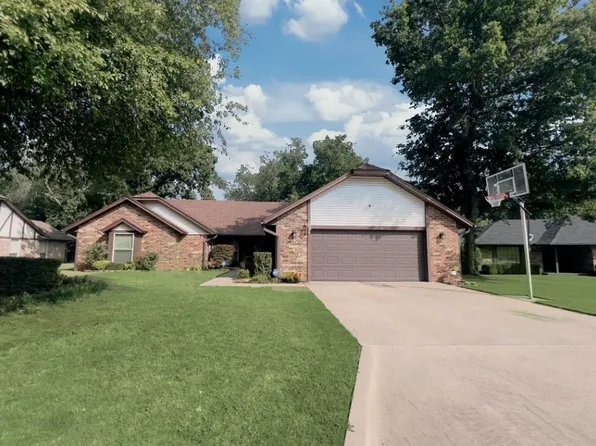 2443 Whispering Oak Dr, Seminole, OK 74868