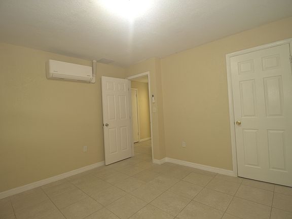 5th image of 2238 Washington St NE #B