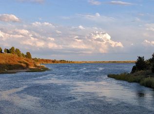 1 Eliot Ave, Chilmark, MA 02535