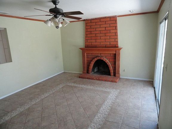 3rd image of 41700 Whittier Ave