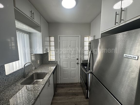 3rd image of 701 NE 16th Ave #3