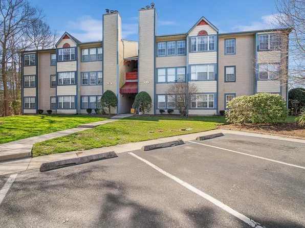 74 Trotters Ln #810, Galloway, NJ 08205