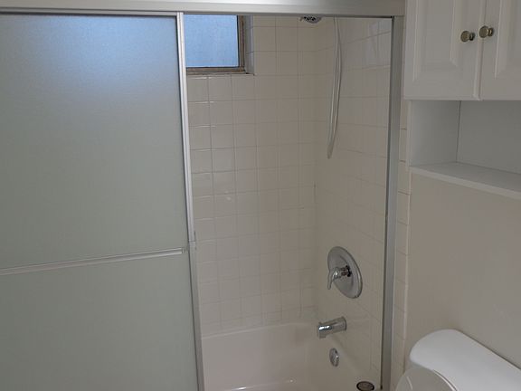 4th image of 1301-1333 Thomas Ave #7