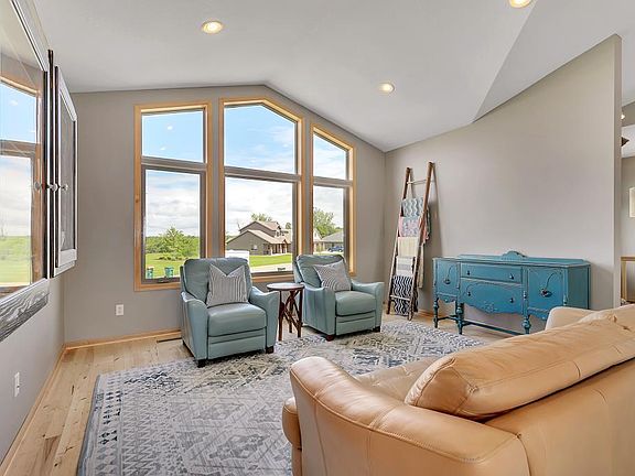 3rd image of 250 Alaina Pl