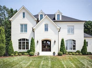 1 Wynnewood Ct, Greensboro, NC 27408