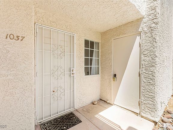 5th image of 3150 Soft Breezes Dr APT 1037