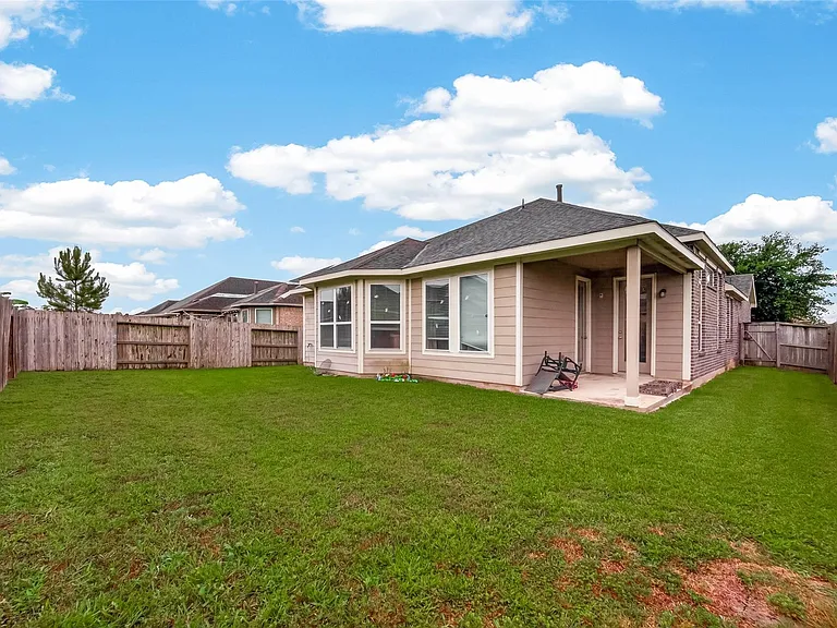 2209 Hidden Meadow Ln — Photo 34