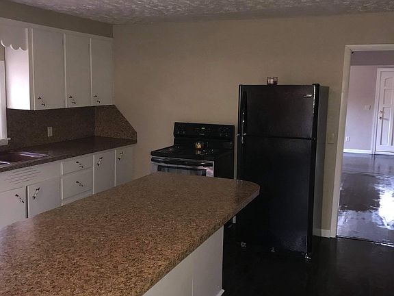 3rd image of 1552 Earbob Rd