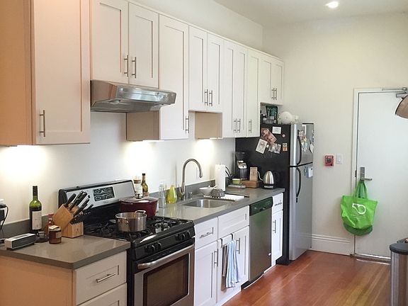 4th image of 2029 Oak St
