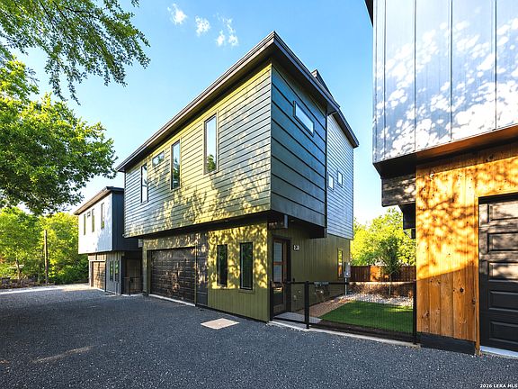 3rd image of 108 Vine St #102